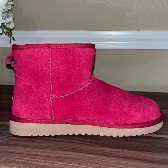 KOOLABURRA BY UGG SHORT BOOT IN BERRY RED - Picture 5 of 16